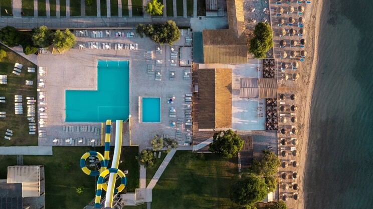 Canvas By Mitsis Messonghi